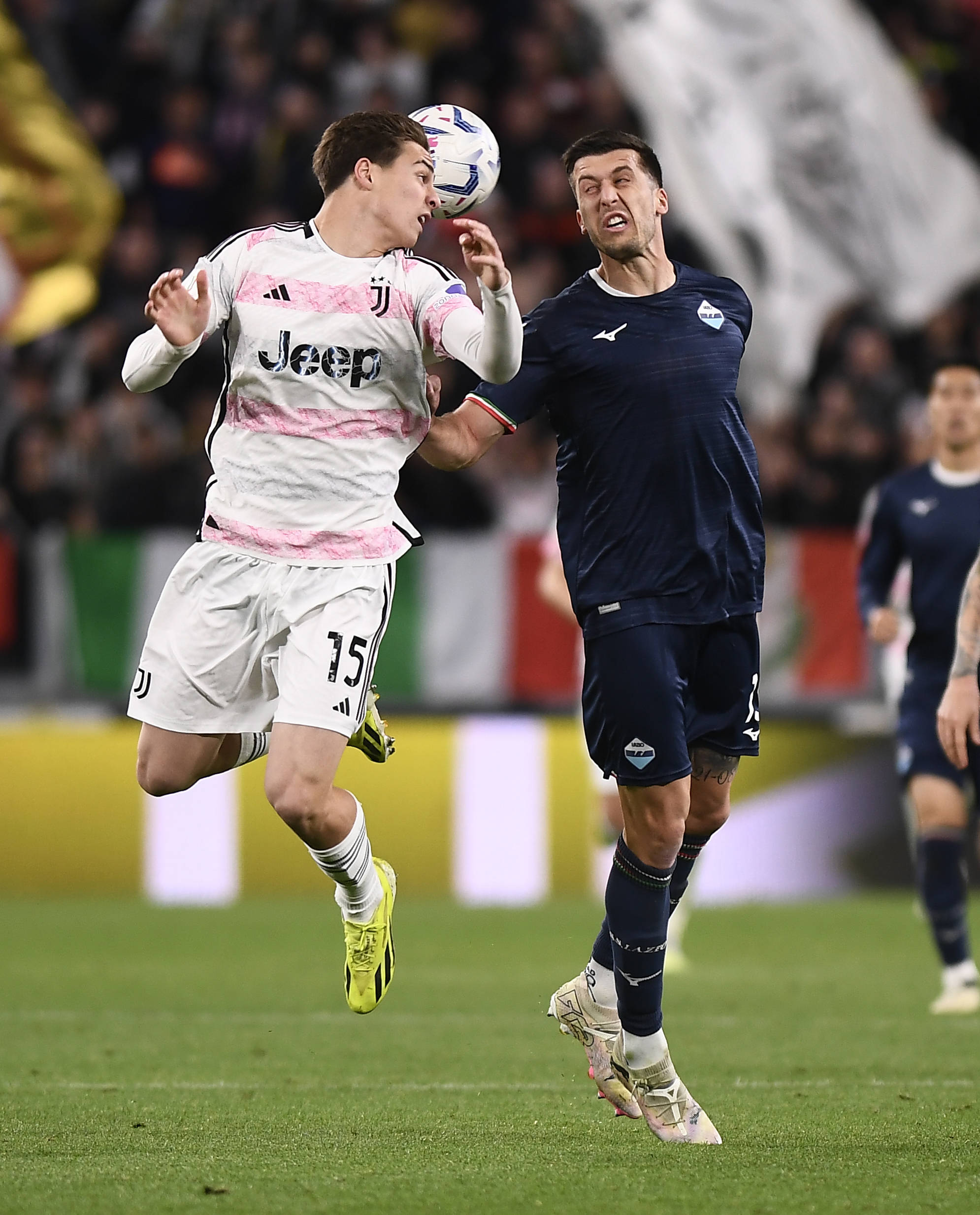 PG电子试玩-尤文图斯队员们在场上奋力拼搏，为胜利而战