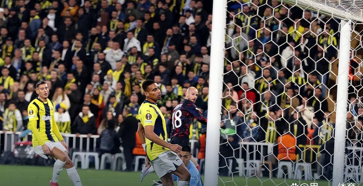 曼联主场不敌热刺，遭遇失利