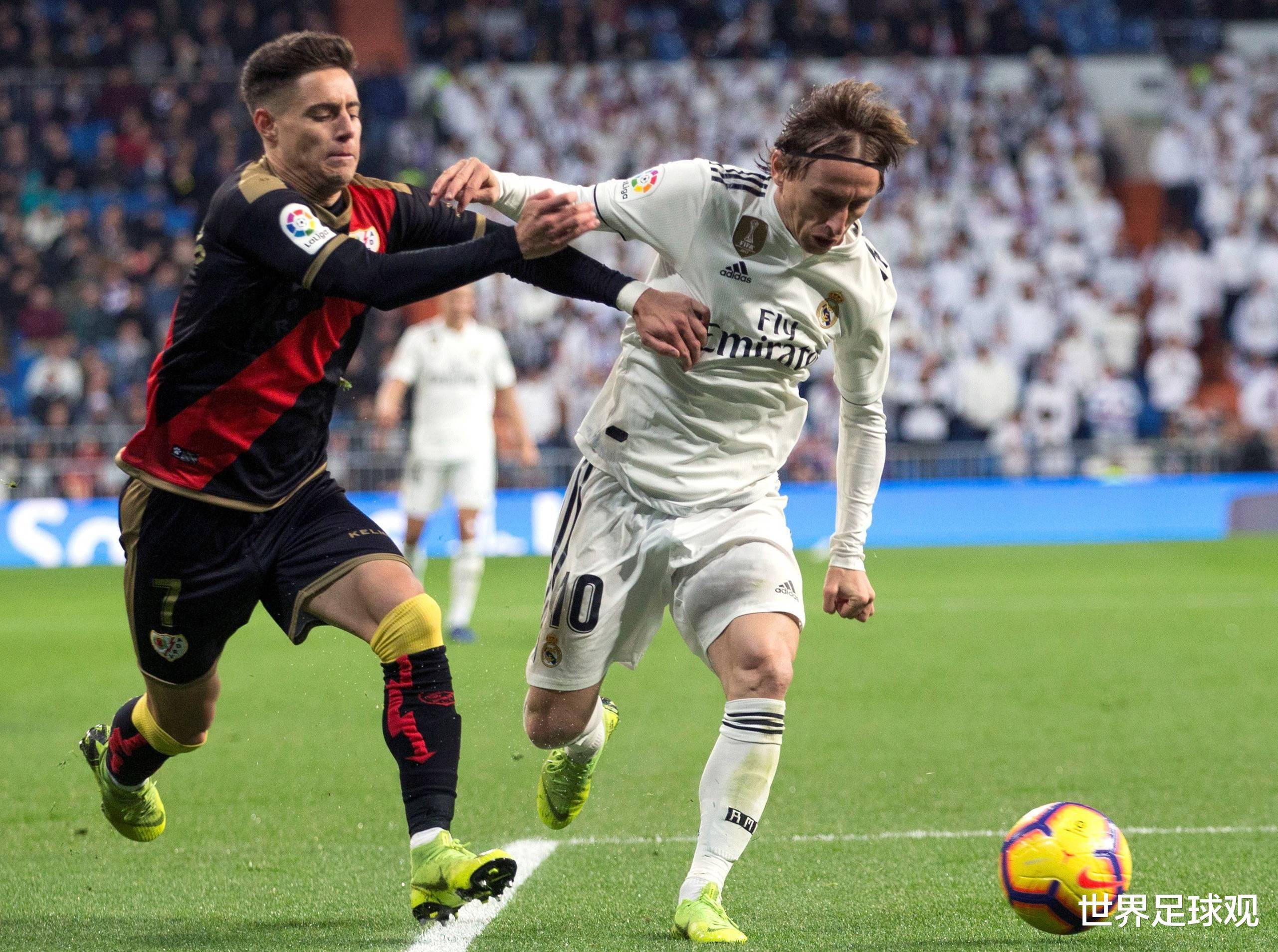 包含皇马在欧冠比赛中赢得大胜，向冠军发起冲击的词条