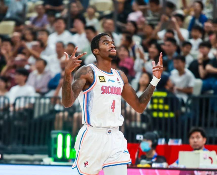 岂能心安：每位球员都在比赛中拼尽全力