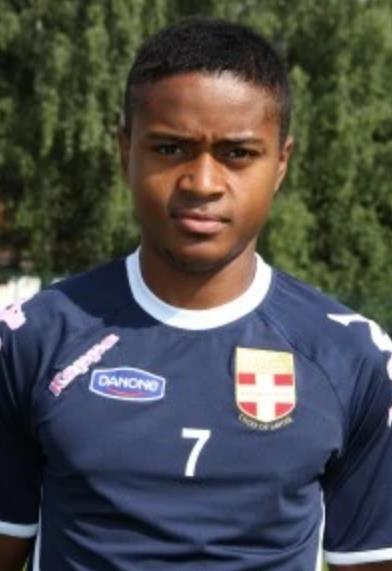 PG电子试玩官网-科摩罗足球明星转会海外俱乐部