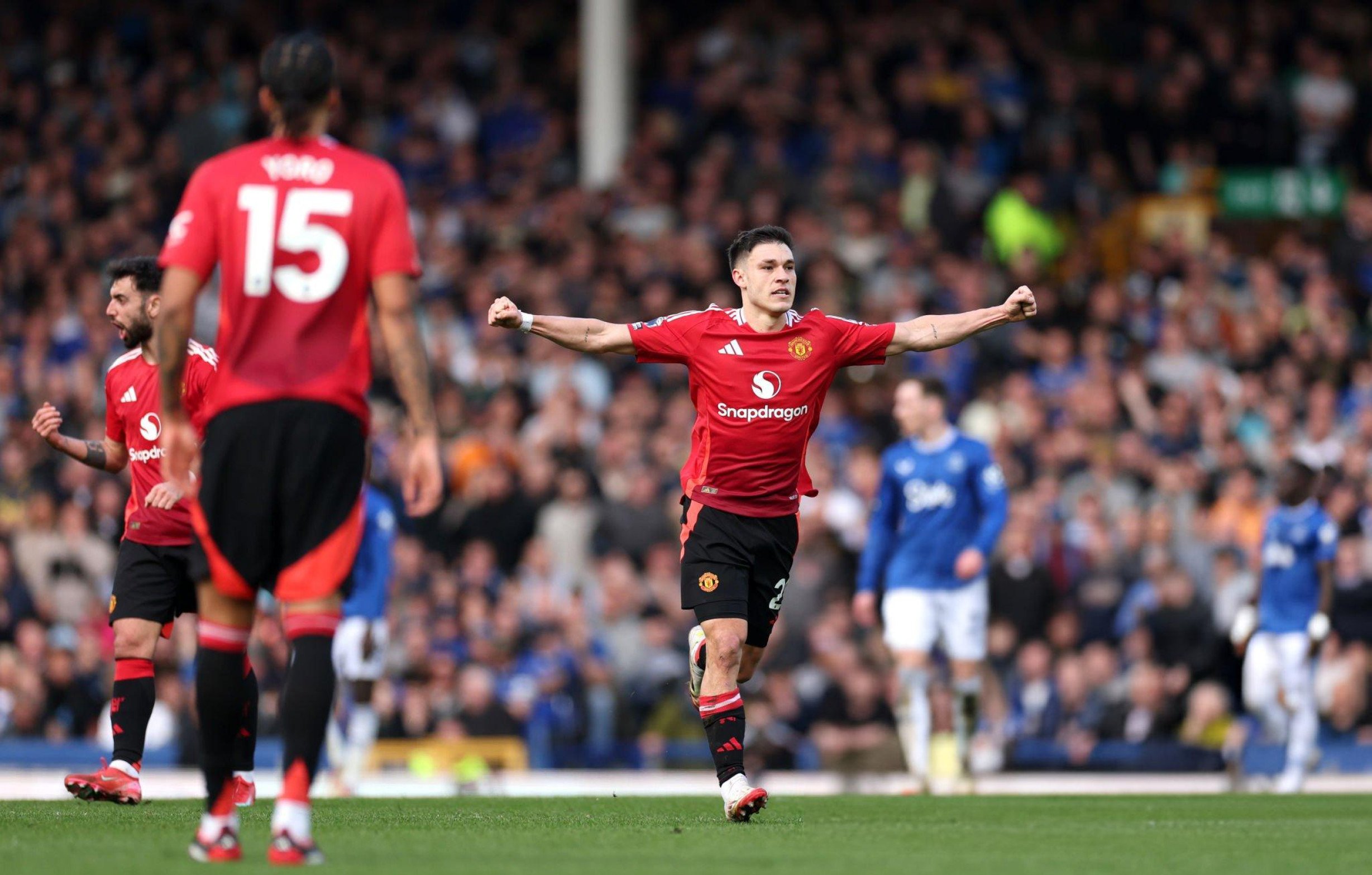 曼联风光失利，苏神挑传犹如神助