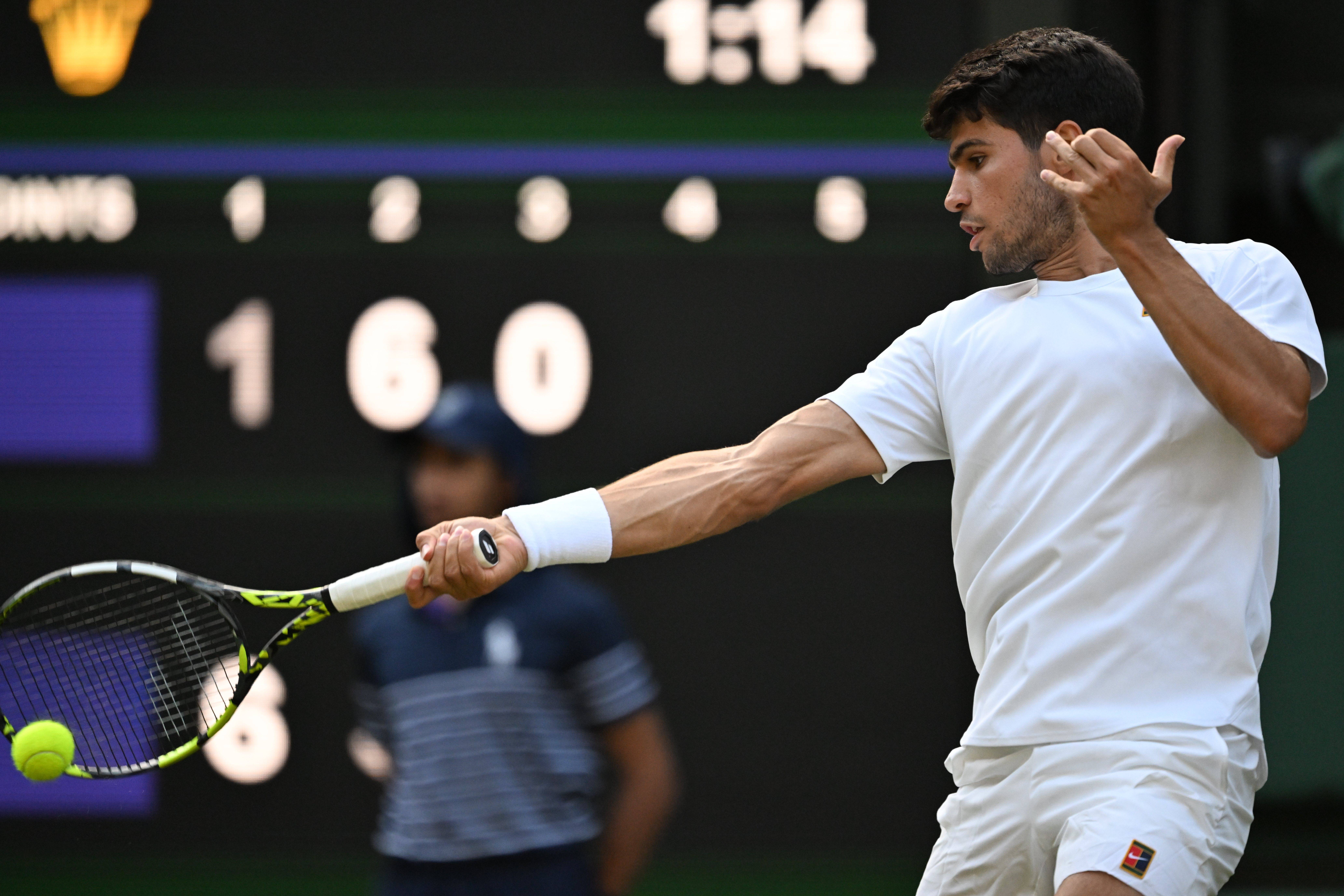 阿根廷网球选手实力抢点，成功晋级