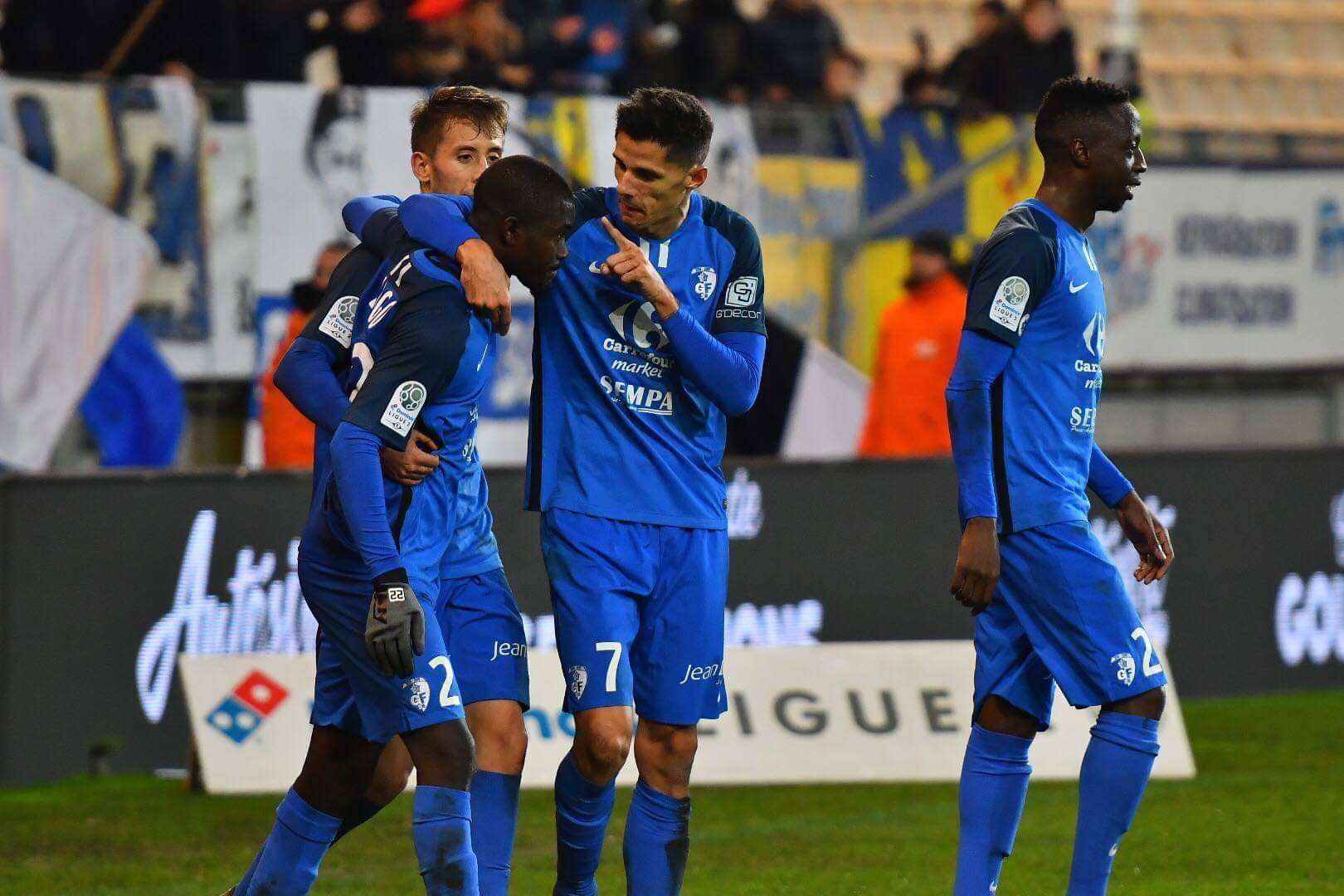 PG电子试玩官网-亚眠在主场受挫，降级之忧加剧的简单介绍