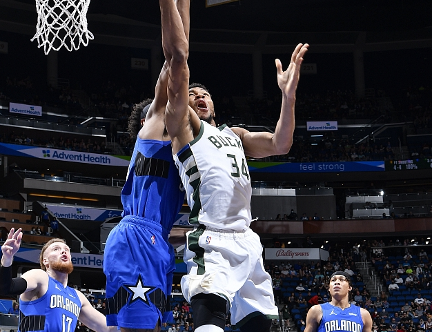 包含魔术队勇夺关键胜利，士气高涨的词条