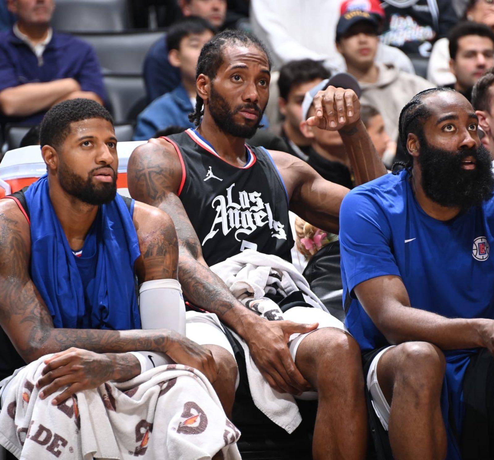 PG电子官方-快船对阵凯尔特人，乔治伦纳德联手带领球队取胜