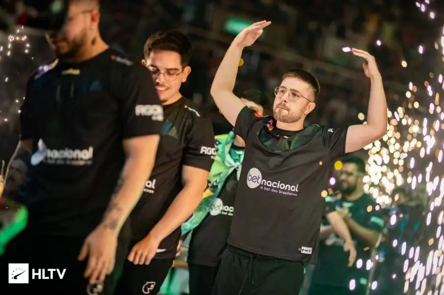 年度盛事：外籍教练引领球队进入决赛