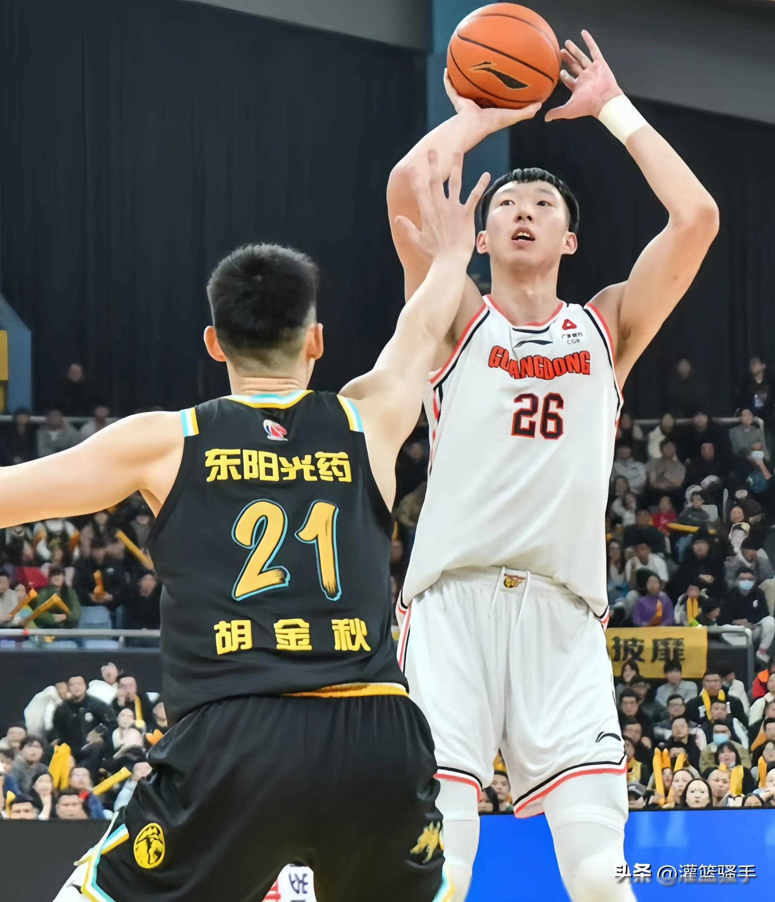 PG电子试玩官网-现实篮球赛场全力争夺展现实力差距