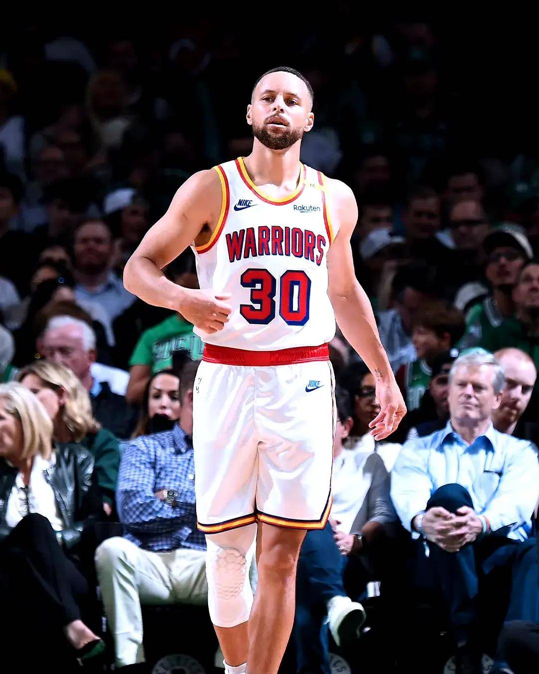 快船取得连胜，击败凯尔特人登顶西部联盟