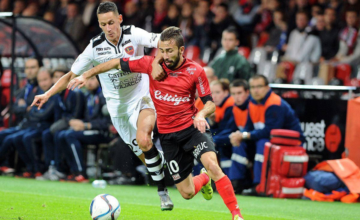 亚眠连续两轮失利，状态不佳