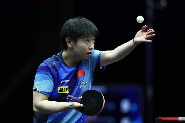 国内足球联赛的惊心动魄比赛赢得掌声