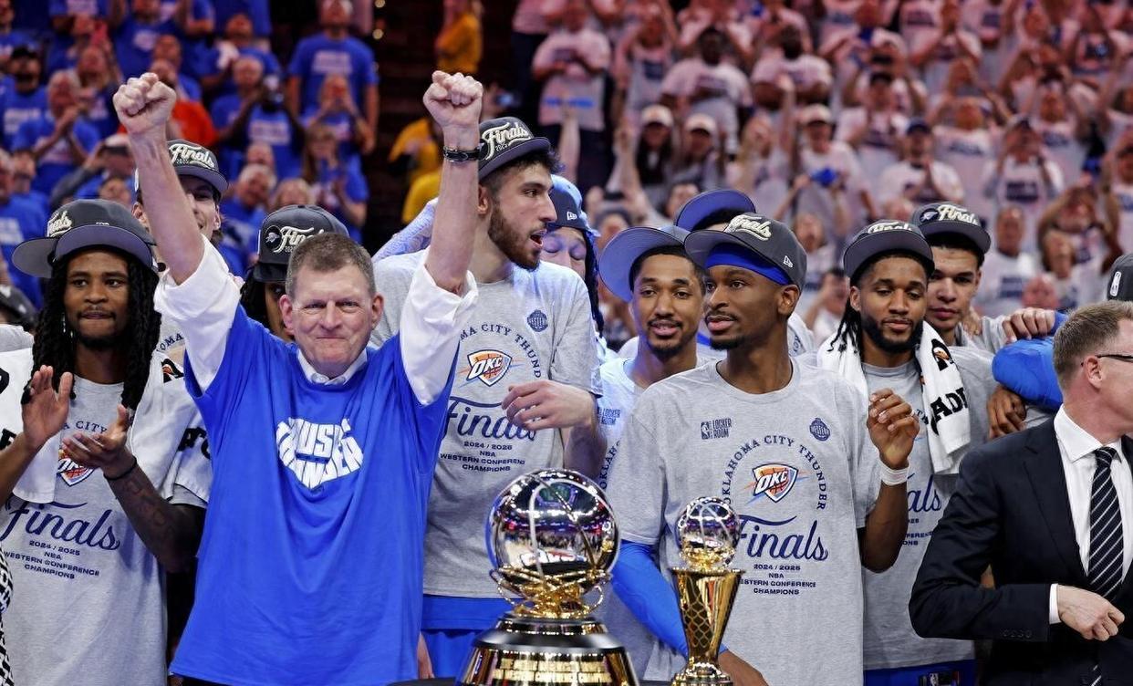 勇士力克雷霆，迎来七连胜