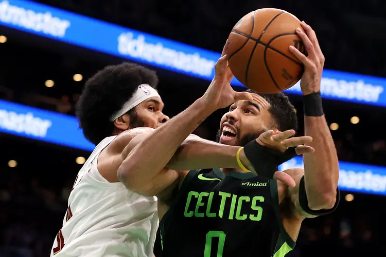 PG平台-爵士擒黄蜂，米切尔全场最高32分